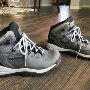 Columbia Newton Ridge Women's Hiking Boots